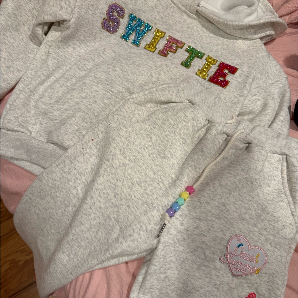 Lola + The Boys Cream Heather Sequin 'SWIFTIE' Hoodie & Joggers